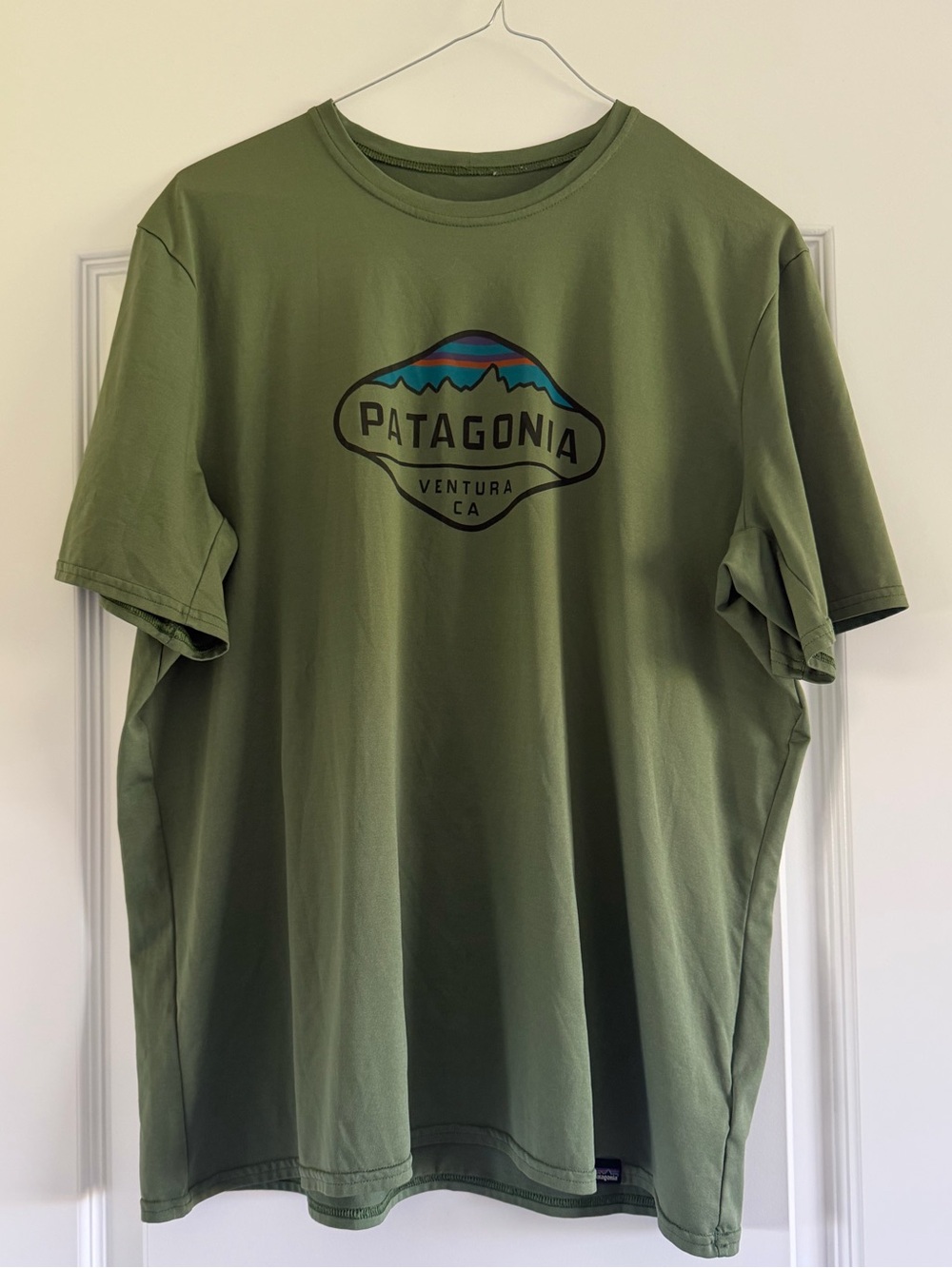 PATAGONIA Men's Olive Green Logo T-Shirt Capilene Base Layer Daily